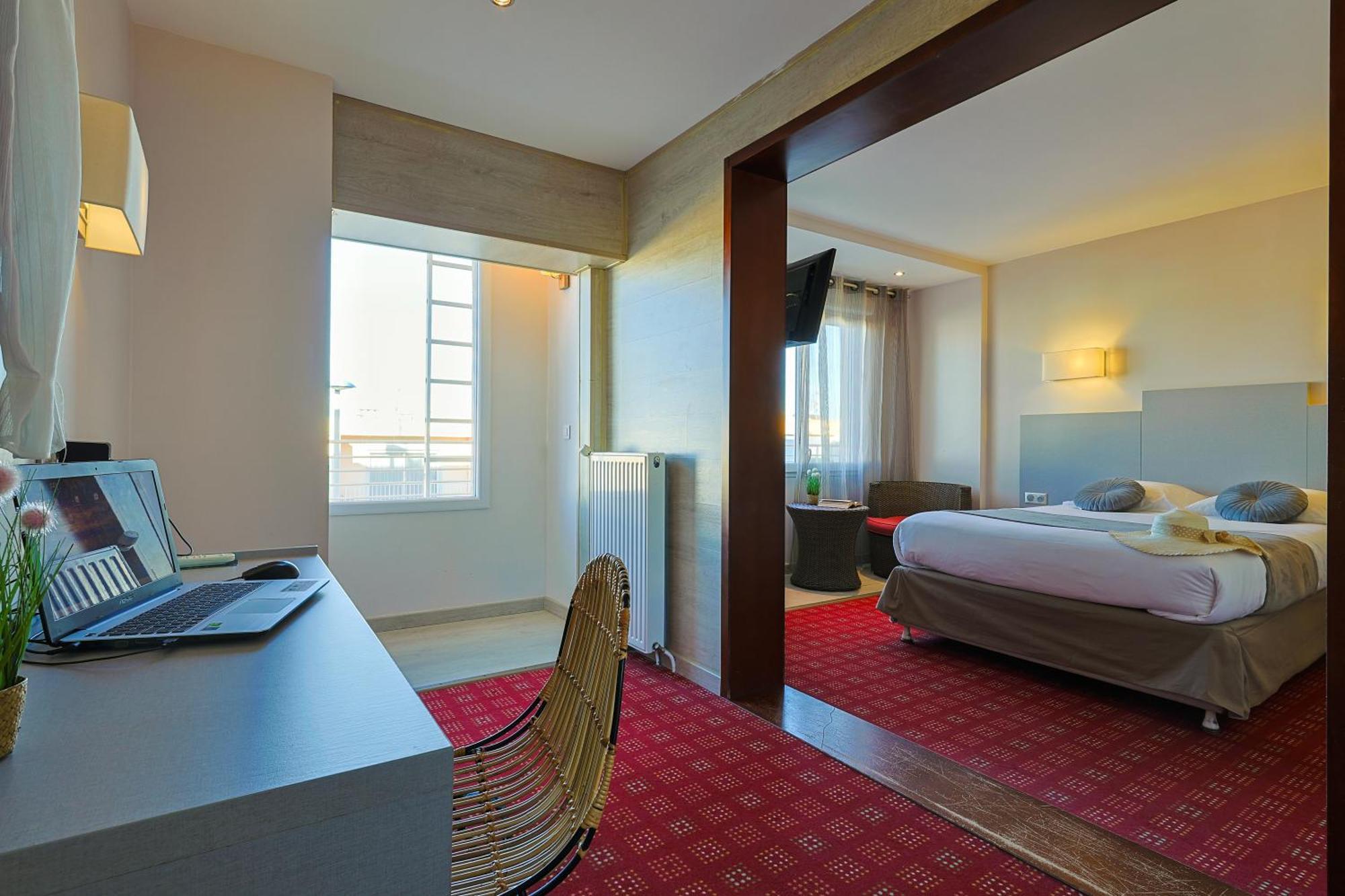 Logis Hotel & Restaurant Mediterranee ปอร์-ลา-นูแวลล์ ภายนอก รูปภาพ
