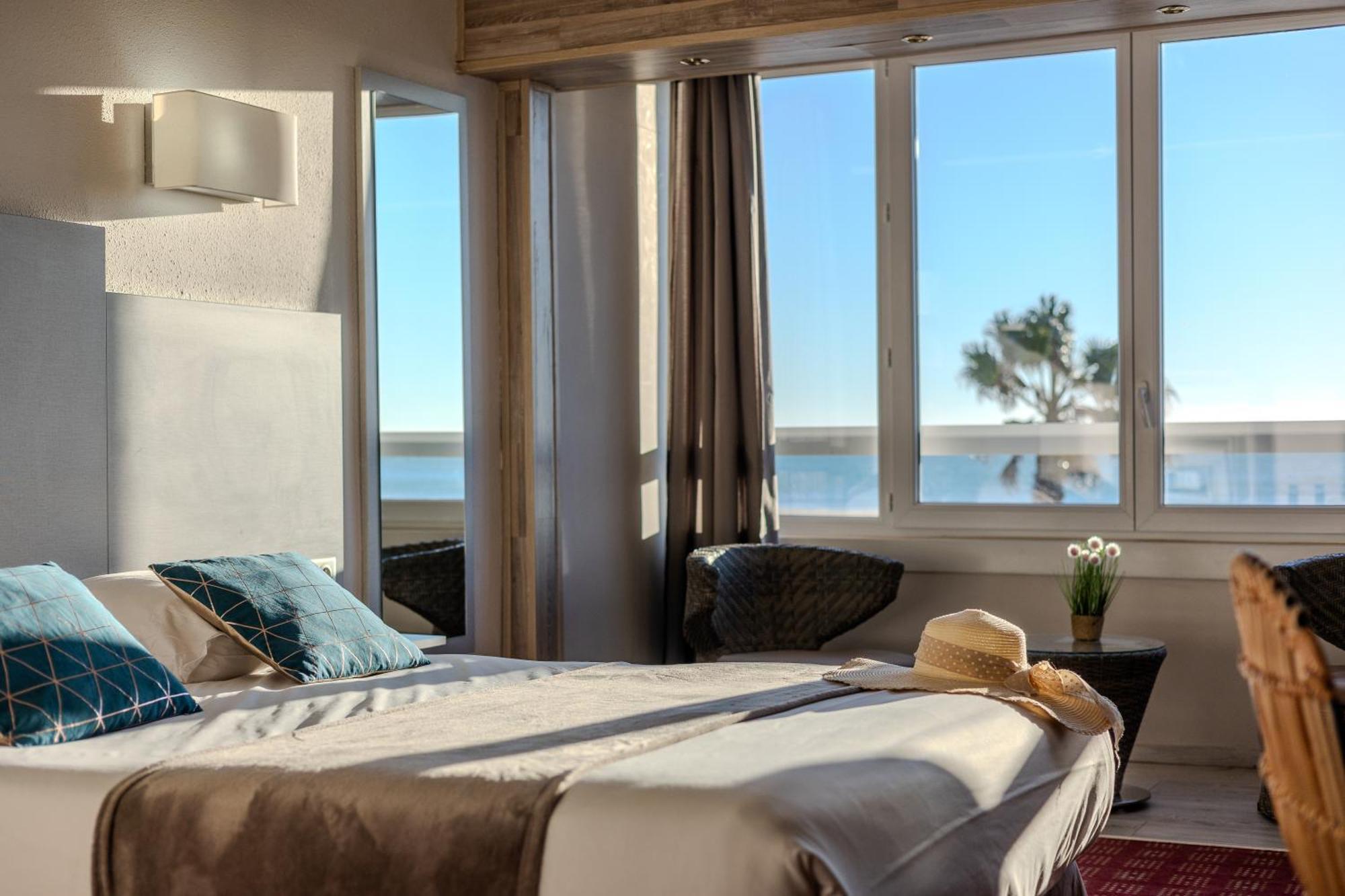Logis Hotel & Restaurant Mediterranee ปอร์-ลา-นูแวลล์ ภายนอก รูปภาพ