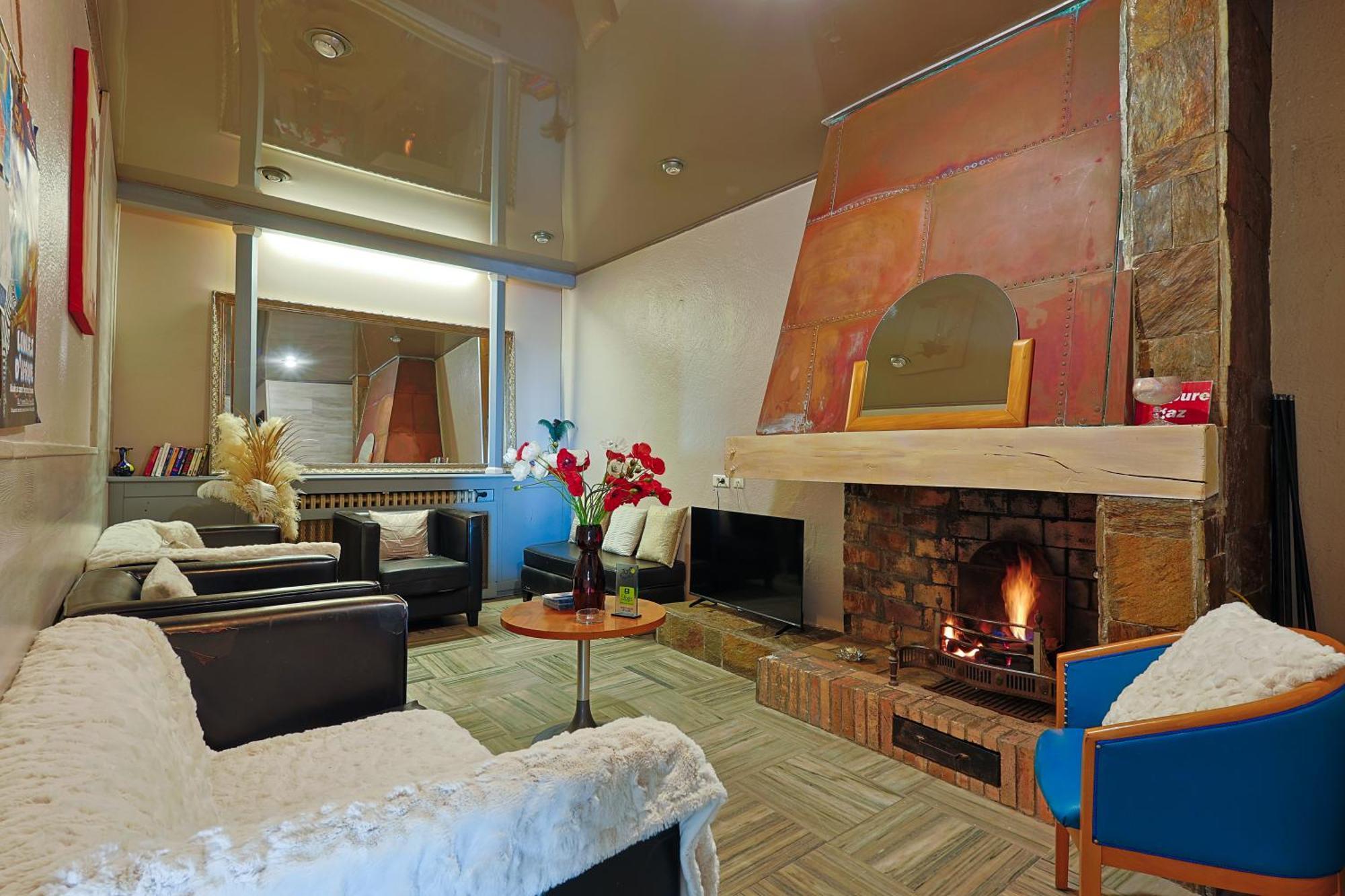 Logis Hotel & Restaurant Mediterranee ปอร์-ลา-นูแวลล์ ภายนอก รูปภาพ